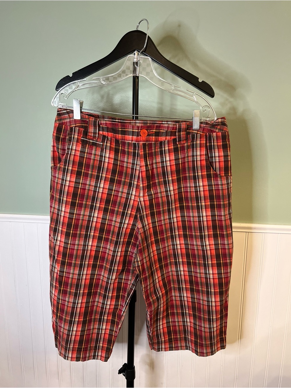 White Stag Red Multi Plaid Women’s Bermuda Shorts. Size 14